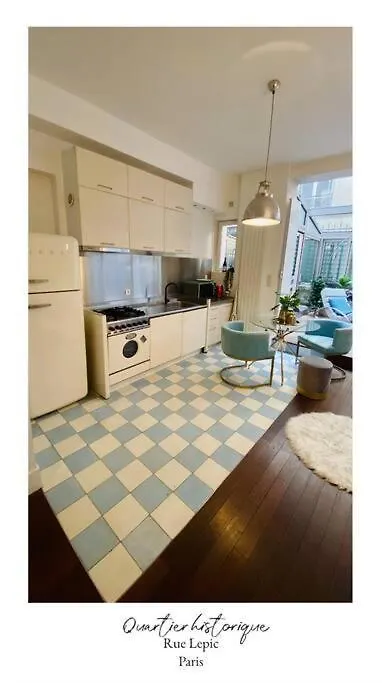 Villa Lepic, Luxury Flat In Montmartre With Private Terrasse-Appartement Entier Paris Apartment