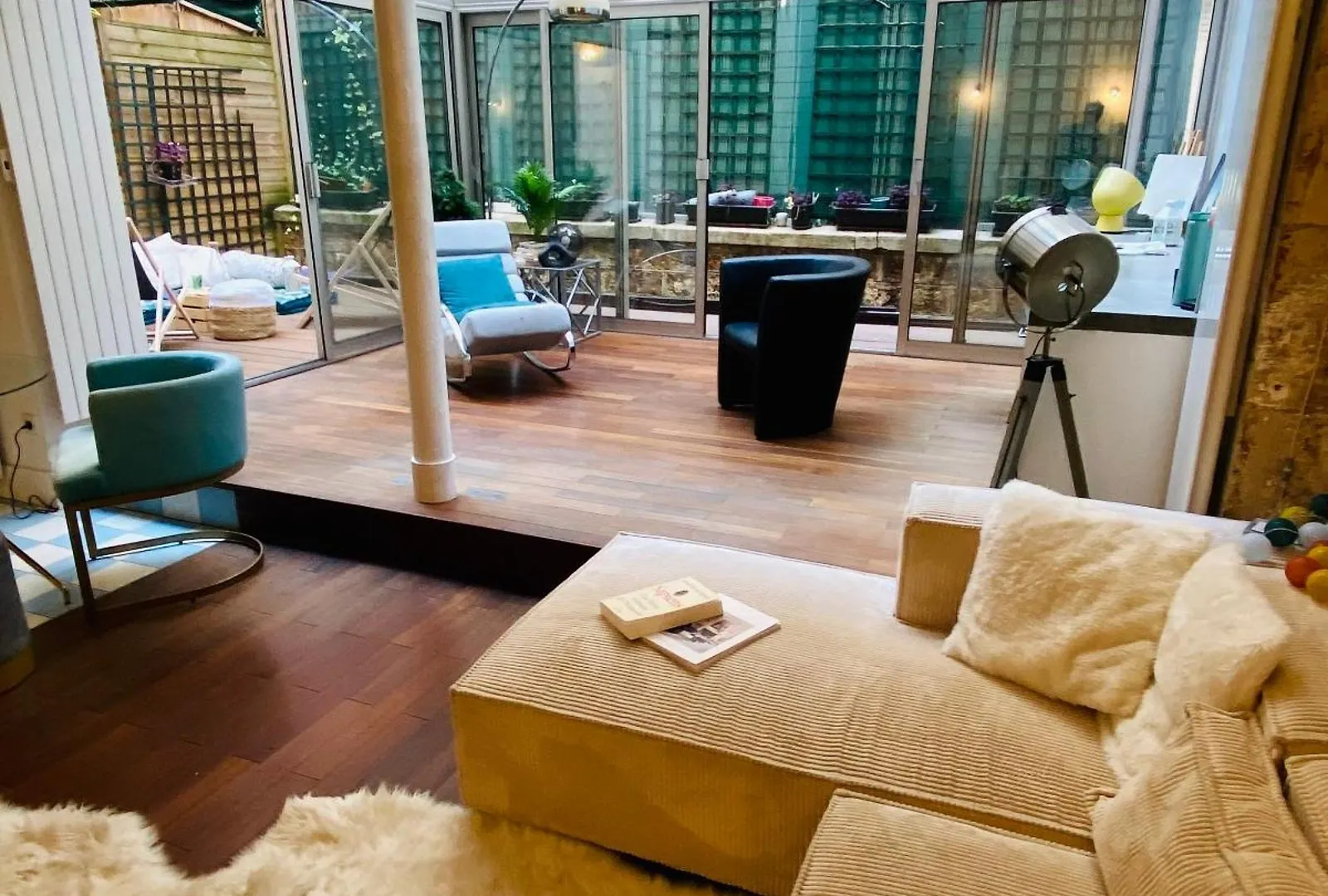 Villa Lepic, Luxury Flat In Montmartre With Private Terrasse-Appartement Entier Paris 0*,  France